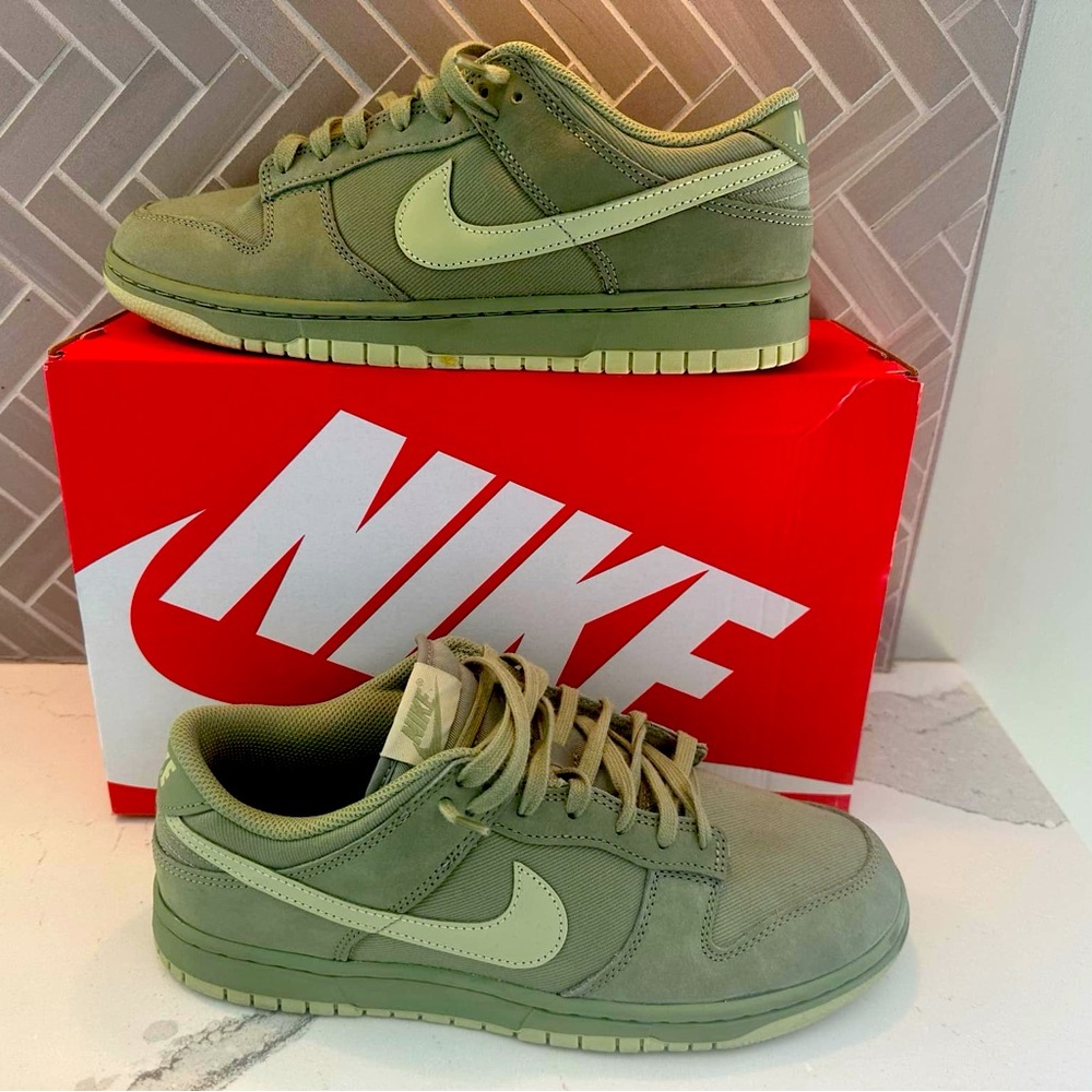 Nike Low Dunk Retro Premium men’s size 9